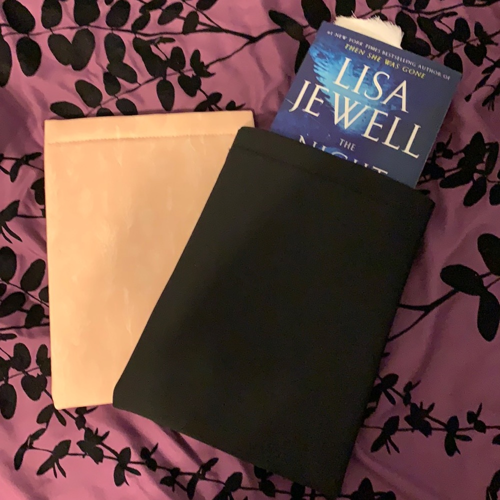 2/$40 or $20/each BOOK BESTIE BOOK SLEEVE, PINK WILDFLOWER & Black